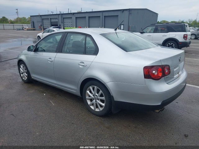 45075692 :رقم المزاد ، 3VWRZ7AJ3AM149818 vin ، 2010 Volkswagen Jetta Limited Edition مزاد بيع