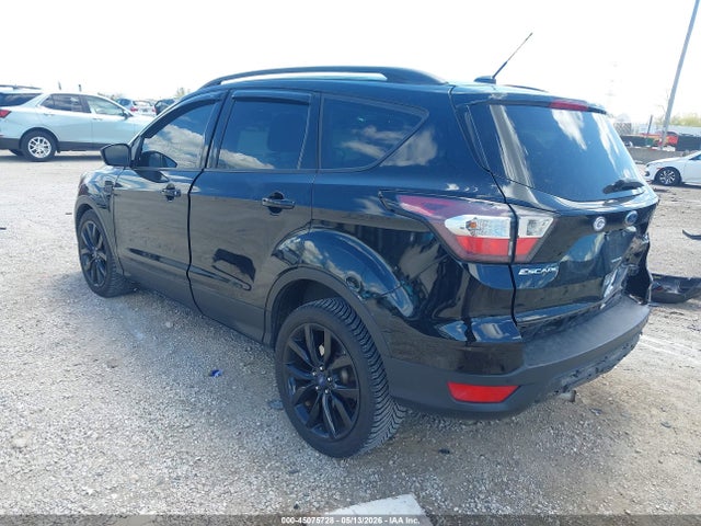 45075728 :رقم المزاد ، 1FMCU0GD4HUC44728 vin ، 2017 Ford Escape Se مزاد بيع