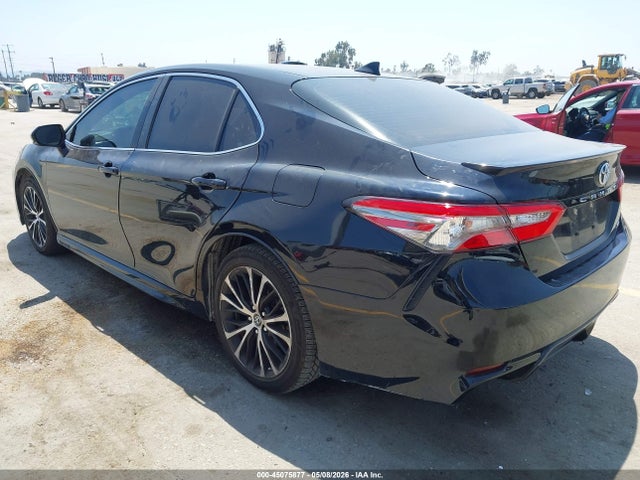 4T1B11HK1JU108795 Toyota CAMRY SE