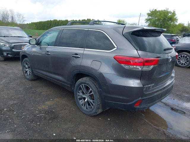 Продажа на аукционе авто 2018 Toyota Highlander Le, vin: 5TDBZRFH1JS826533, номер лота: 45075915