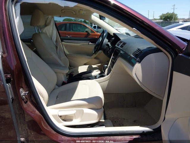 1VWAH7A30EC015373 Volkswagen Passat 2.5l Wolfsburg Edition