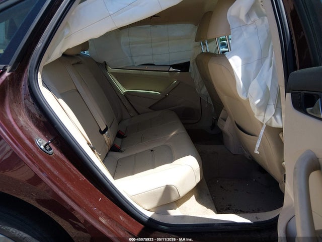 1VWAH7A30EC015373 Volkswagen Passat 2.5l Wolfsburg Edition