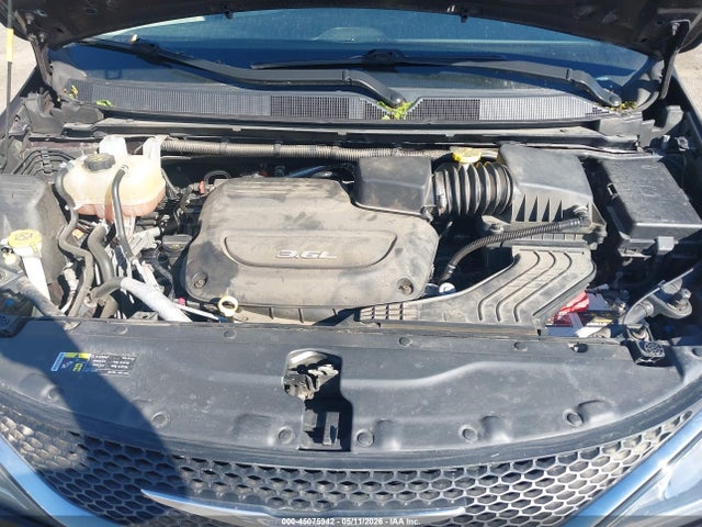 Продаж на аукціоні авто 2017 Chrysler Pacifica Touring-l, vin: 2C4RC1BG7HR832953, номер лоту: 45075942