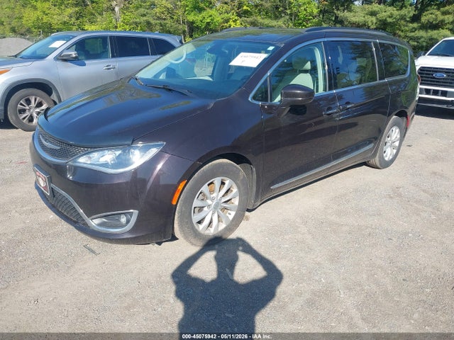 Продаж на аукціоні авто 2017 Chrysler Pacifica Touring-l, vin: 2C4RC1BG7HR832953, номер лоту: 45075942