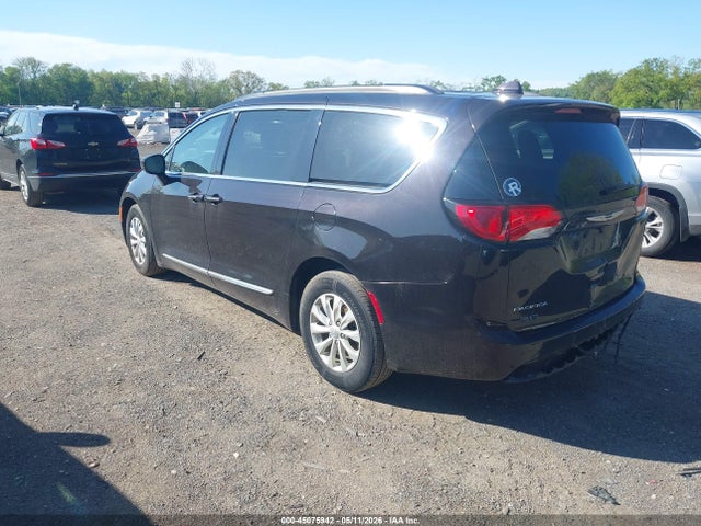 Продаж на аукціоні авто 2017 Chrysler Pacifica Touring-l, vin: 2C4RC1BG7HR832953, номер лоту: 45075942
