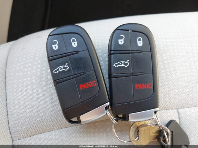 45076011 :رقم المزاد ، 1C3CCCAB4GN181353 vin ، 2016 Chrysler 200 Limited مزاد بيع