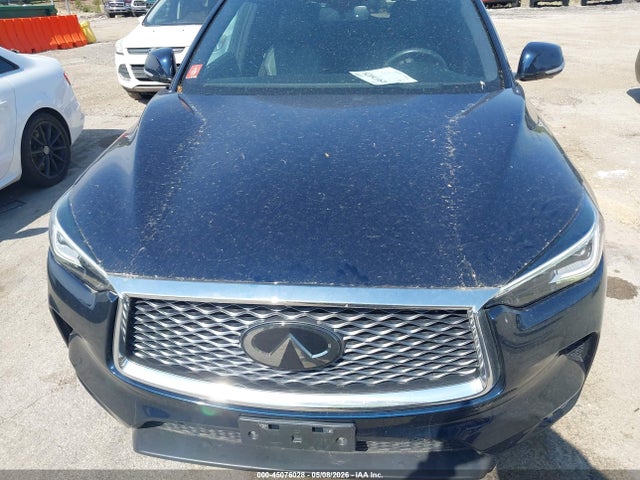 3PCAJ5M32KF127999 Infiniti Qx50 Essential