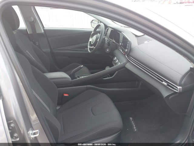 KMHLL4AGXPU550943 Hyundai ELANTRA SE
