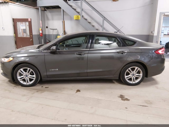 2018 Ford Fusion Hybrid S მანქანა იყიდება აუქციონზე, vin: 3FA6P0UU2JR271460, აუქციონის ნომერი: 45076091