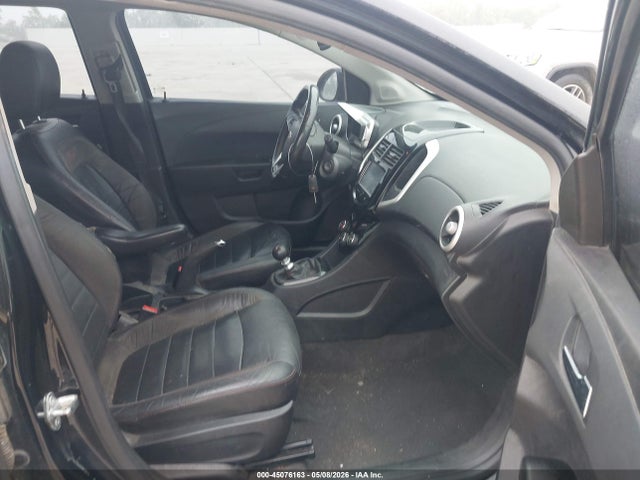 1G1JH6SB6F4128123 Chevrolet Sonic Rs Manual