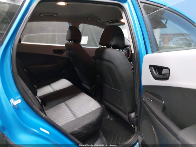 2020 Hyundai Kona Se მანქანა იყიდება აუქციონზე, vin: KM8K12AA1LU505580, აუქციონის ნომერი: 45076194