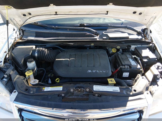 2011 Chrysler Town & Country Touring მანქანა იყიდება აუქციონზე, vin: 2A4RR5DG3BR765885, აუქციონის ნომერი: 45076377