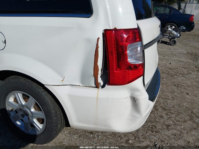 2011 Chrysler Town & Country Touring მანქანა იყიდება აუქციონზე, vin: 2A4RR5DG3BR765885, აუქციონის ნომერი: 45076377