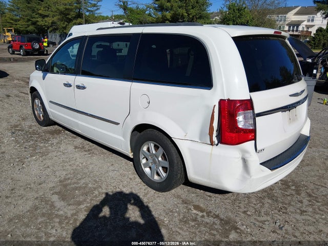 2011 Chrysler Town & Country Touring მანქანა იყიდება აუქციონზე, vin: 2A4RR5DG3BR765885, აუქციონის ნომერი: 45076377