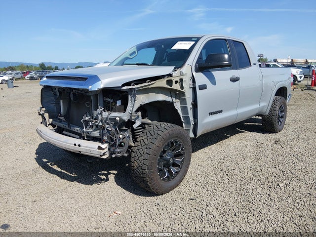 45076430 :رقم المزاد ، 5TFUY5F16LX922257 vin ، 2020 Toyota Tundra Sr5 مزاد بيع