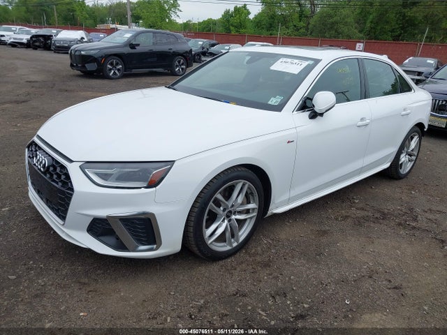 45076511 :رقم المزاد ، WAUDAAF42NN005173 vin ، 2022 Audi A4 Premium 45 Tfsi S Line Quattro S Tronic مزاد بيع