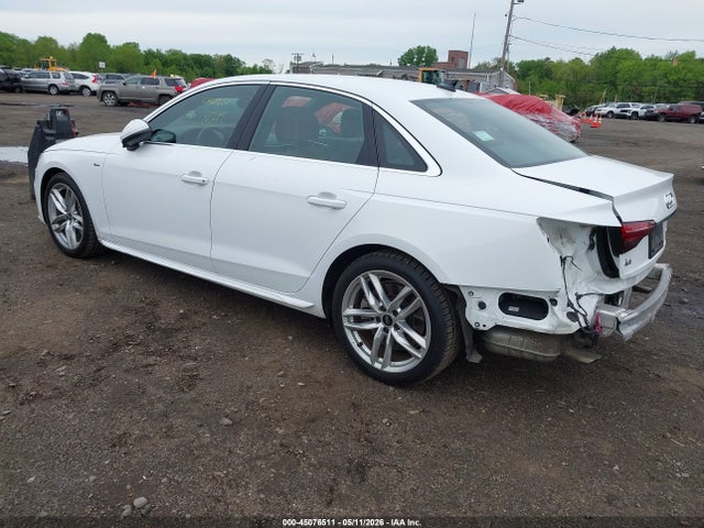 45076511 :رقم المزاد ، WAUDAAF42NN005173 vin ، 2022 Audi A4 Premium 45 Tfsi S Line Quattro S Tronic مزاد بيع