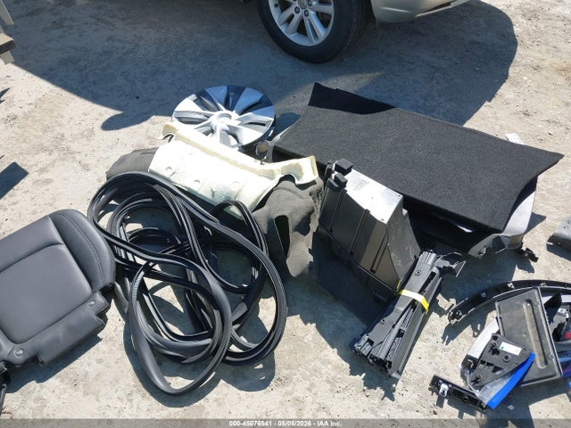 45076541 :رقم المزاد ، 5YJYGDEE2MF081875 vin ، 2021 Tesla Model Y Long Range Dual Motor All-wheel Drive مزاد بيع