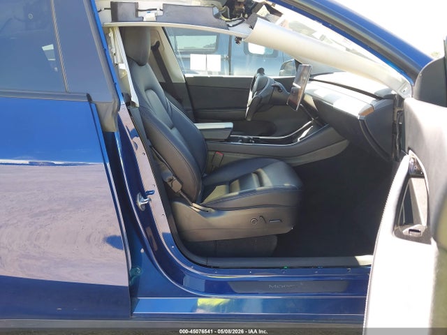 45076541 :رقم المزاد ، 5YJYGDEE2MF081875 vin ، 2021 Tesla Model Y Long Range Dual Motor All-wheel Drive مزاد بيع