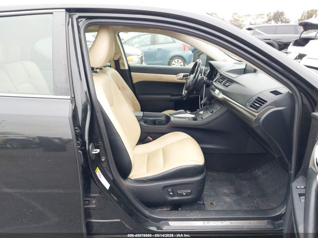 JTHKD5BH0H2293118 Lexus CT 200H