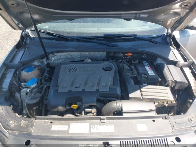 2014 Volkswagen Passat 2.0l Tdi Sel Premium მანქანა იყიდება აუქციონზე, vin: 1VWCN7A39EC015566, აუქციონის ნომერი: 45076616