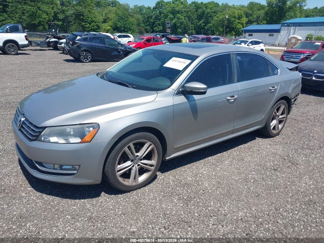 2014 Volkswagen Passat 2.0l Tdi Sel Premium მანქანა იყიდება აუქციონზე, vin: 1VWCN7A39EC015566, აუქციონის ნომერი: 45076616
