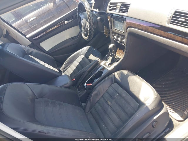 2014 Volkswagen Passat 2.0l Tdi Sel Premium მანქანა იყიდება აუქციონზე, vin: 1VWCN7A39EC015566, აუქციონის ნომერი: 45076616