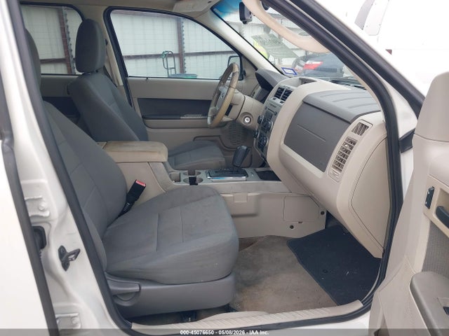 45076650 :رقم المزاد ، 1FMCU03G89KB04260 vin ، 2009 Ford Escape Xlt مزاد بيع