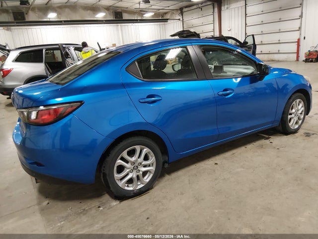 45076660 :رقم المزاد ، 3MYDLBYV0HY164176 vin ، 2017 Toyota Yaris Ia مزاد بيع