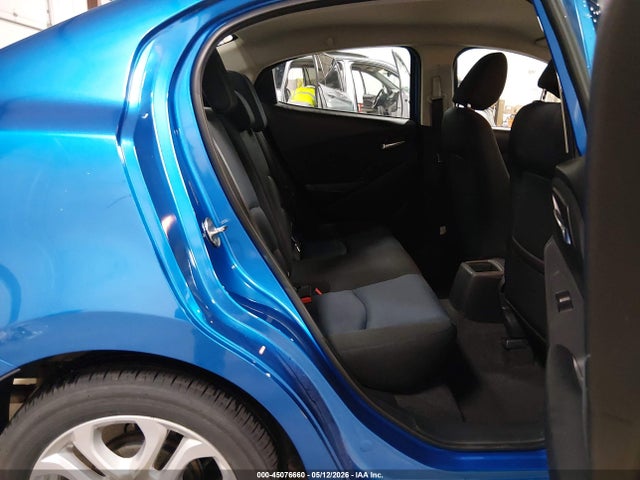 45076660 :رقم المزاد ، 3MYDLBYV0HY164176 vin ، 2017 Toyota Yaris Ia مزاد بيع