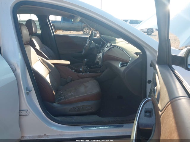 1G1ZH5SX4GF198590 Chevrolet Malibu Premier