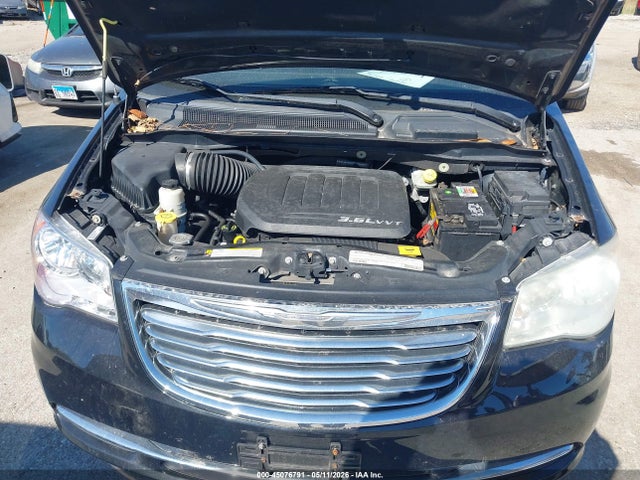 2011 Chrysler Town & Country Touring-l მანქანა იყიდება აუქციონზე, vin: 2A4RR8DG3BR610853, აუქციონის ნომერი: 45076791