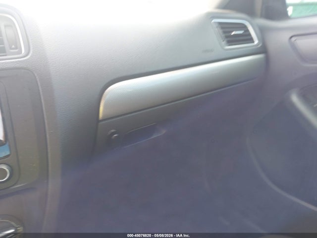 45076820 :رقم المزاد ، 3VWD07AJ6FM315986 vin ، 2015 Volkswagen Jetta 1.8t Se مزاد بيع