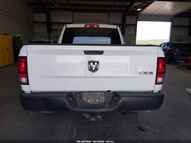 2021 Ram 1500 Classic Tradesman  4x4 6'4 Box მანქანა იყიდება აუქციონზე, vin: 1C6RR7FG1MS564526, აუქციონის ნომერი: 45076946