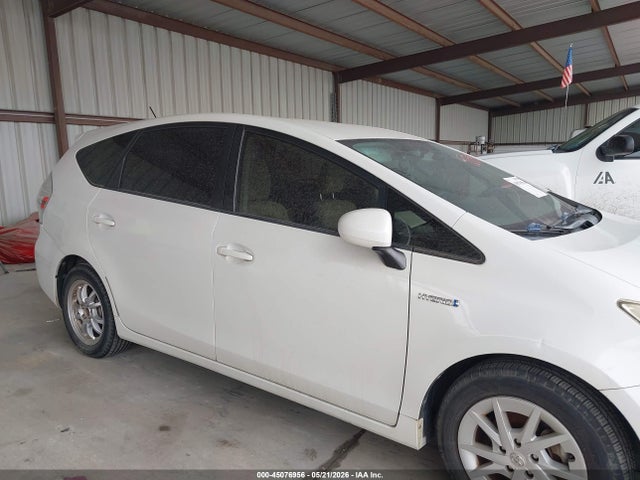 Продаж на аукціоні авто 2014 Toyota Prius V Two, vin: JTDZN3EU4E3334866, номер лоту: 45076956