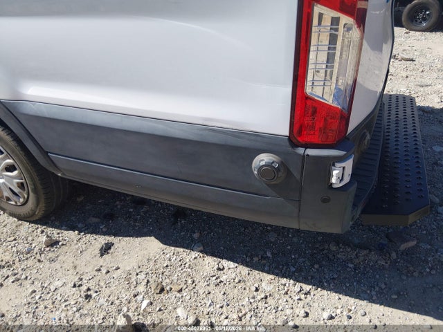 45076961 :رقم المزاد ، 1FTBW3XK6NKA28557 vin ، 2022 Ford E-transit-350 Cargo Van مزاد بيع