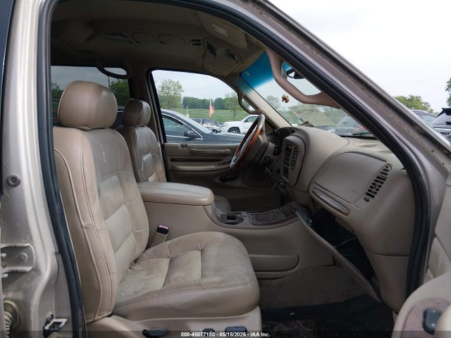 Продаж на аукціоні авто 2000 Lincoln Navigator, vin: 5LMFU28A0YLJ16745, номер лоту: 45077180