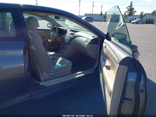 45077184 :رقم المزاد ، 4T1CE30P87U752704 vin ، 2007 Toyota Camry Solara Se مزاد بيع