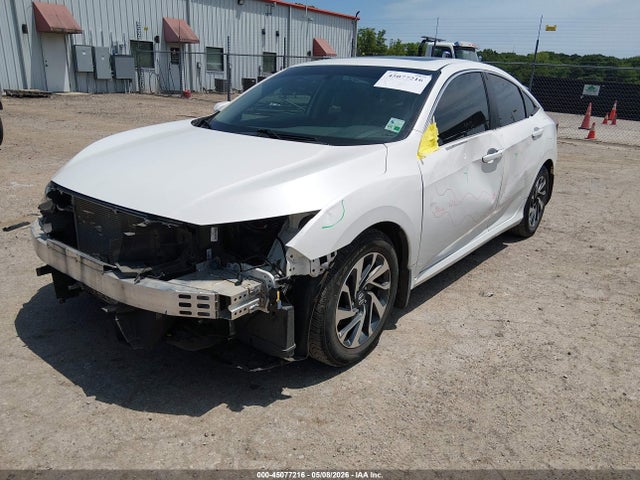 45077216 :رقم المزاد ، 19XFC2F70JE005290 vin ، 2018 Honda Civic Ex مزاد بيع