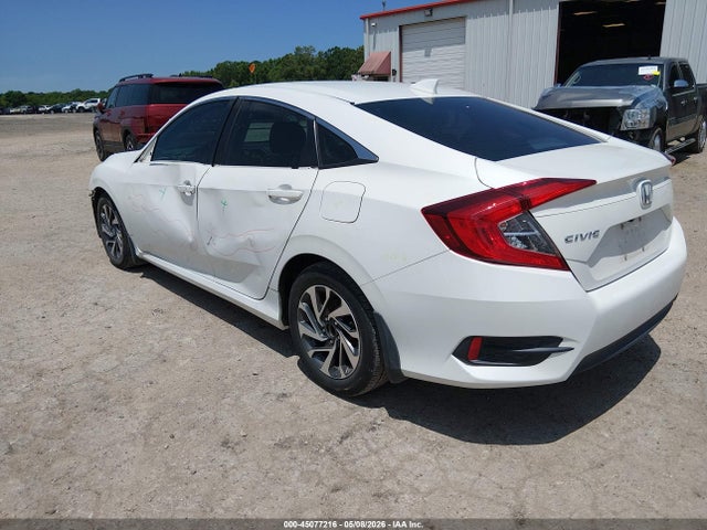 45077216 :رقم المزاد ، 19XFC2F70JE005290 vin ، 2018 Honda Civic Ex مزاد بيع