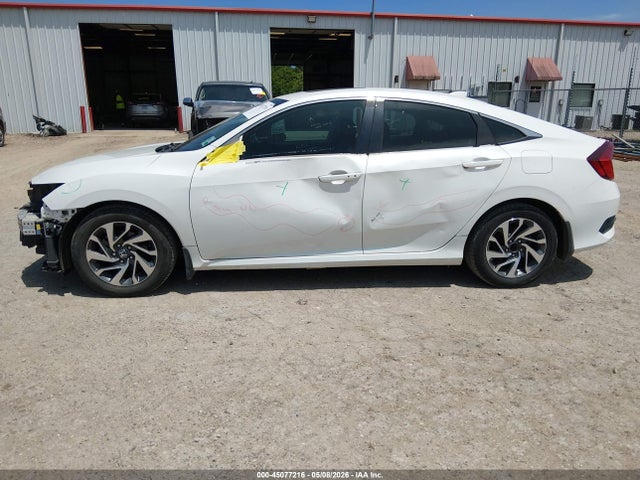 45077216 :رقم المزاد ، 19XFC2F70JE005290 vin ، 2018 Honda Civic Ex مزاد بيع