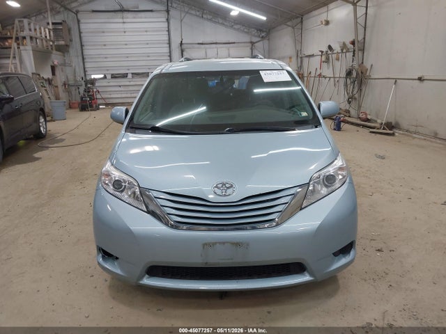 45077257 :رقم المزاد ، 5TDKK3DC6GS713873 vin ، 2016 Toyota Sienna Le 8 Passenger مزاد بيع