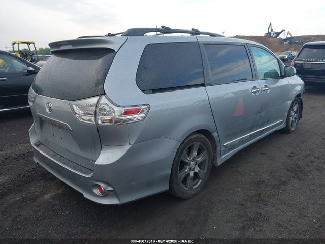 45077310 :رقم المزاد ، 5TDXZ3DC8HS814206 vin ، 2017 Toyota Sienna Se Premium 8 Passenger مزاد بيع