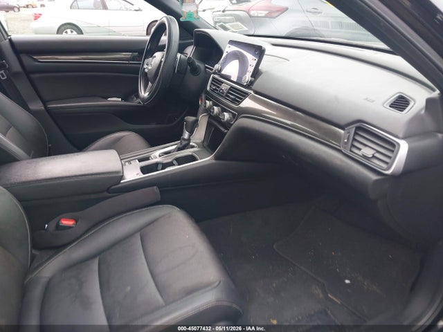 Auction sale of the 2019 Honda Accord Sport, vin: 1HGCV1F33KA127684, lot number: 45077432