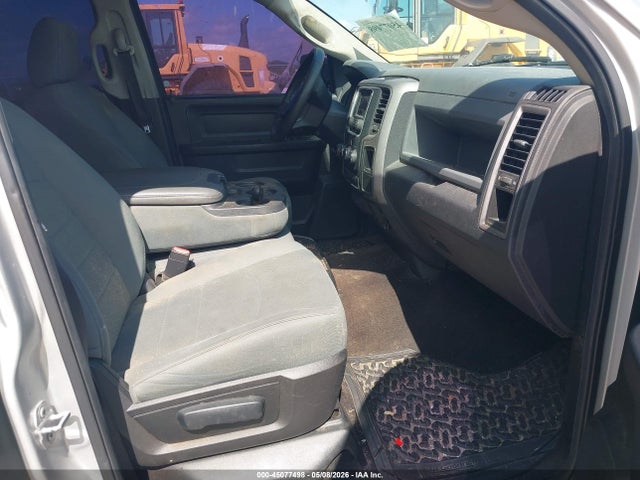 45077498 :رقم المزاد ، 1C6RR6KT6HS532772 vin ، 2017 Ram 1500 Express  4x2 5'7 Box مزاد بيع