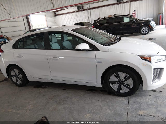Продажа на аукционе авто 2020 Hyundai Ioniq Hybrid Blue, vin: KMHC65LC3LU220644, номер лота: 45077548
