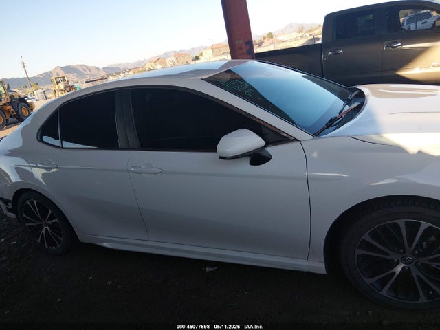 4T1B11HK3JU598107 Toyota CAMRY SE