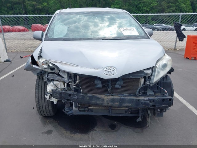 Продажа на аукционе авто 2015 Toyota Sienna Le 8 Passenger, vin: 5TDKK3DC7FS582404, номер лота: 45077716