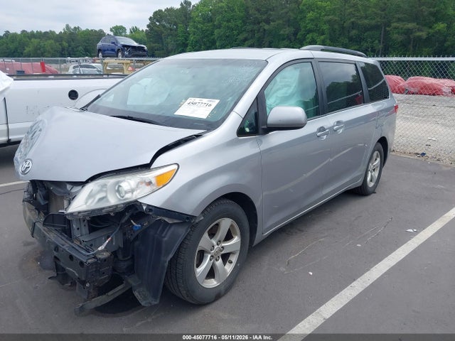 Продажа на аукционе авто 2015 Toyota Sienna Le 8 Passenger, vin: 5TDKK3DC7FS582404, номер лота: 45077716