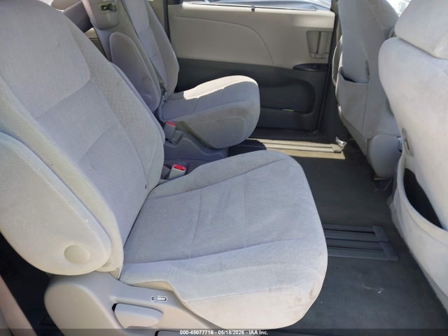 Продажа на аукционе авто 2015 Toyota Sienna Le 8 Passenger, vin: 5TDKK3DC7FS582404, номер лота: 45077716